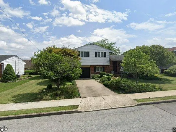 3086 Birch St N, Whitehall, PA 18052