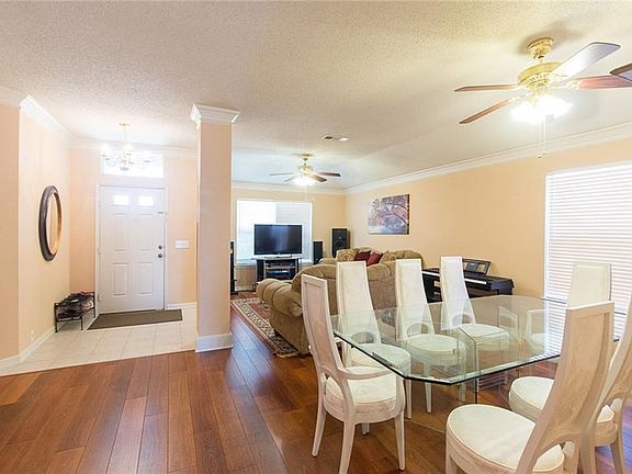 2nd image of 2709 Lakefield Dr