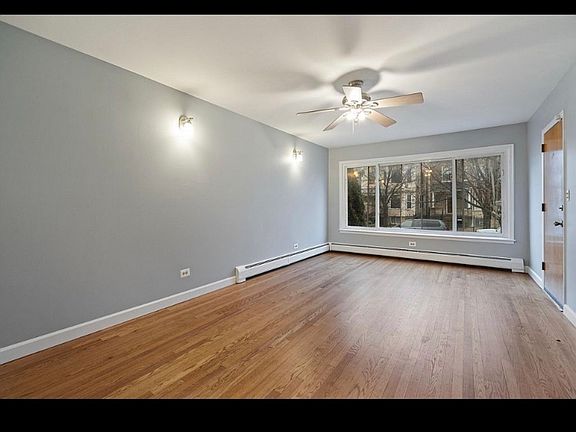 4th image of 2444 N St Louis Ave