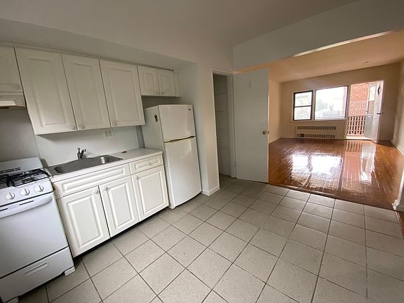 5th image of 421 W Broadway #17G