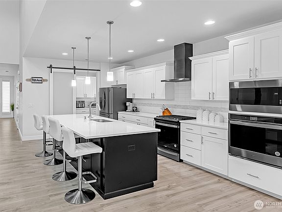 5th image of 6318 230th Avenue Ct E