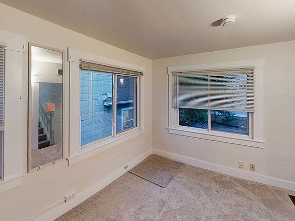 2nd image of 802 E Kingsley St Unit 3