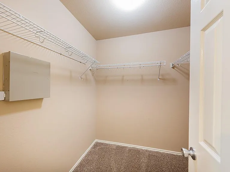 3603 Avalon Castle Dr — Photo 29