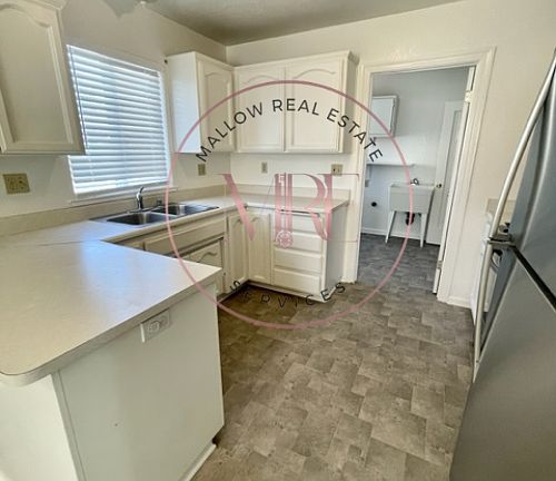 4th image of 1221 Swezy St