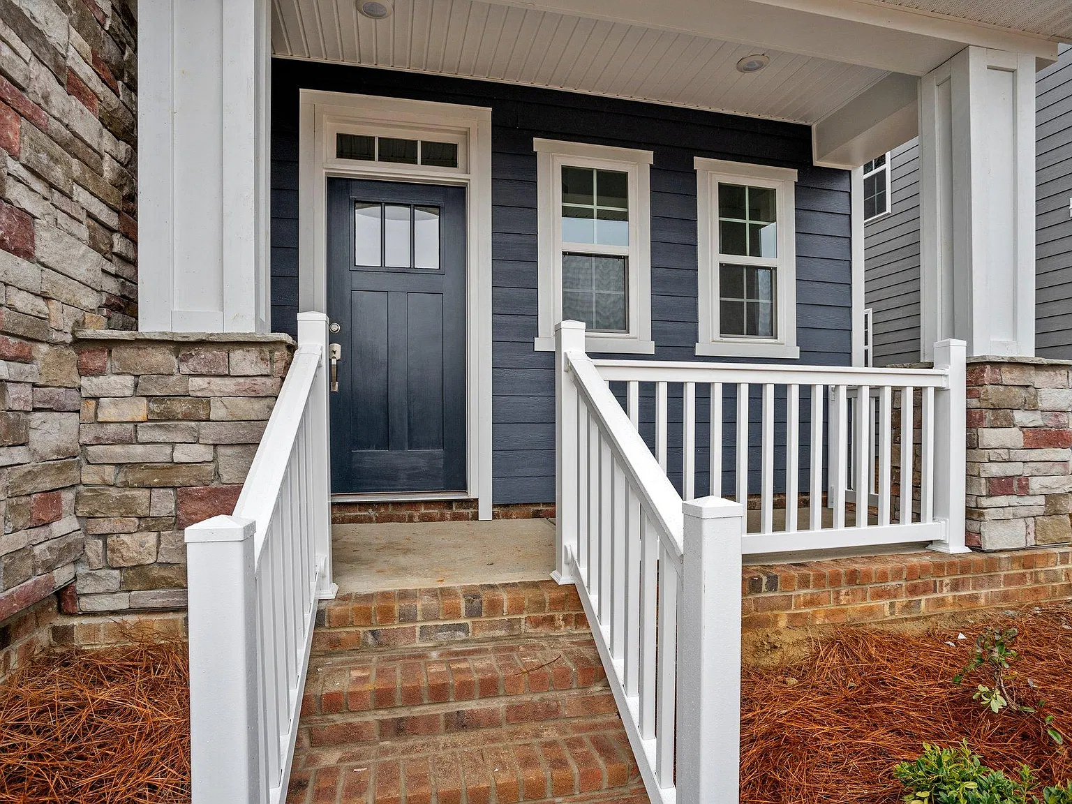 4 bed, 3.5 bath, 2471 sqft, $3,800 — Photo 2