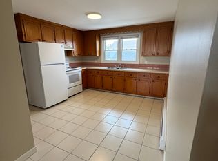 61 Beacon St #3N, Fall River, MA 02721