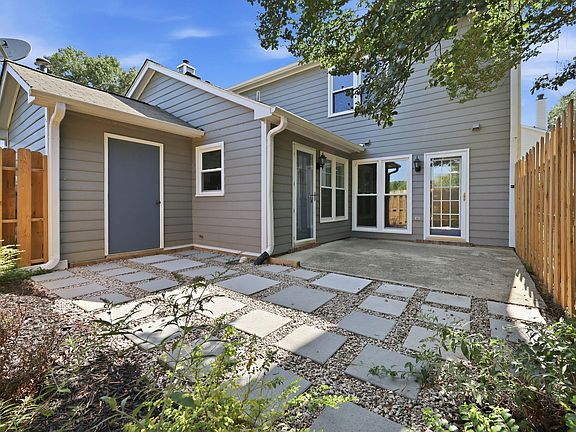3rd image of 6901 Saxby Ct