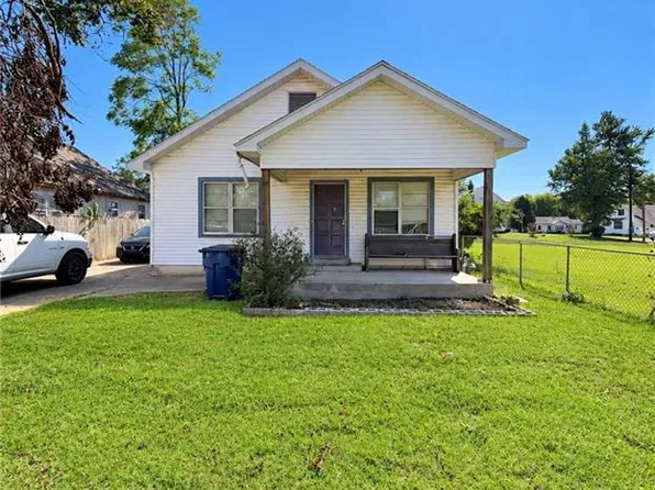 211 W North St, Coffeyville, KS 67337
