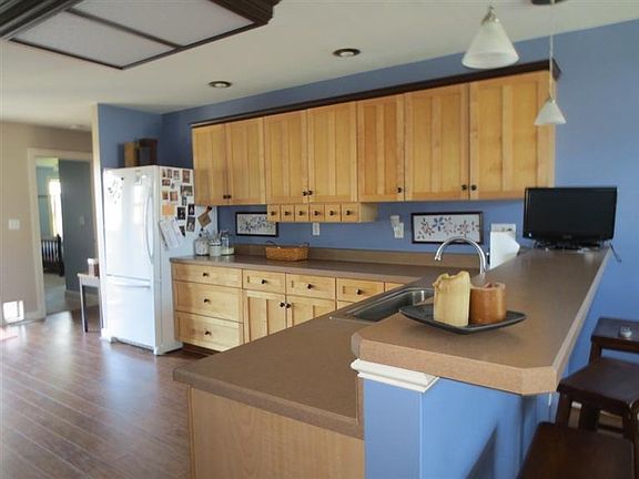3rd image of 59 Scott Ct