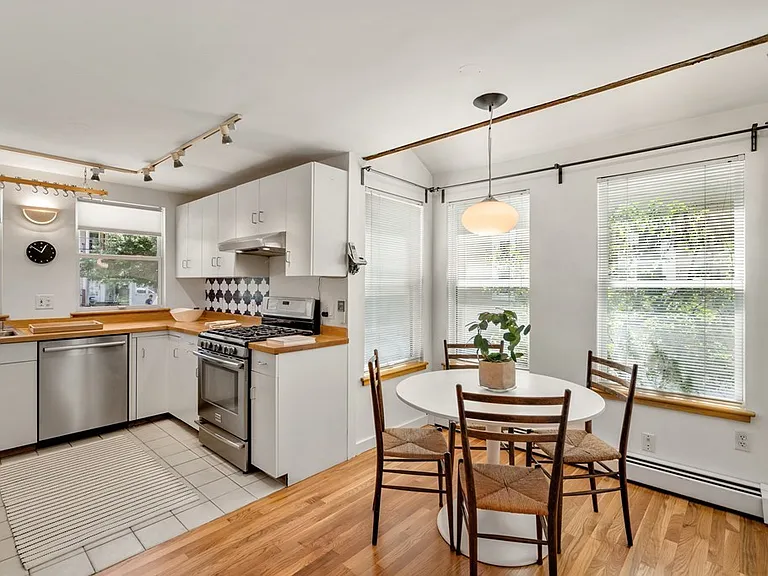 111 Chilton St — Photo 5