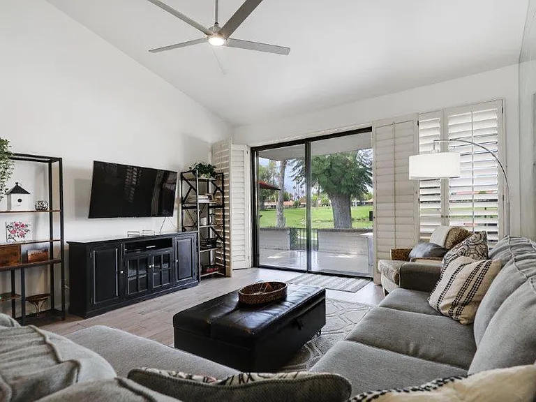 74 Avenida Las Palmas — Photo 9