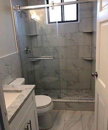 4th image of 1 Bay Club Dr