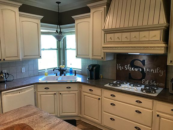 2nd image of 347 N Hill Dr