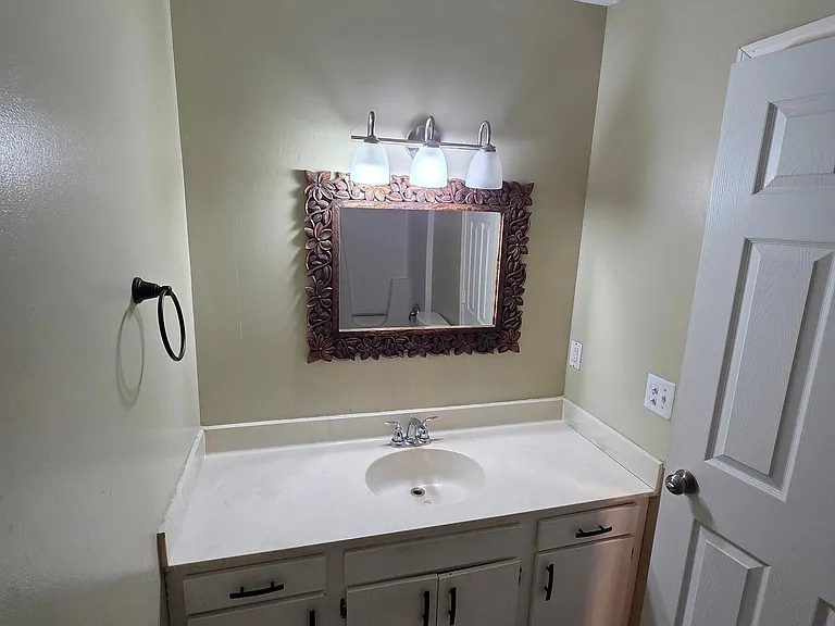 1611 Lyndhurst Dr #F — Photo 11