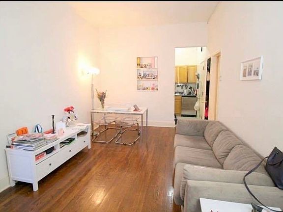 3rd image of 971 Lexington Ave #33A