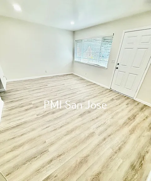 856 Monroe St - Family Room_01302026