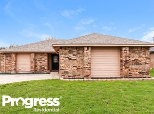 10229 Stoney Bridge Rd, Fort Worth, TX 76108