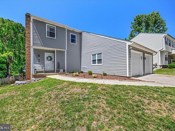 3rd image of 944 Aqua Ct