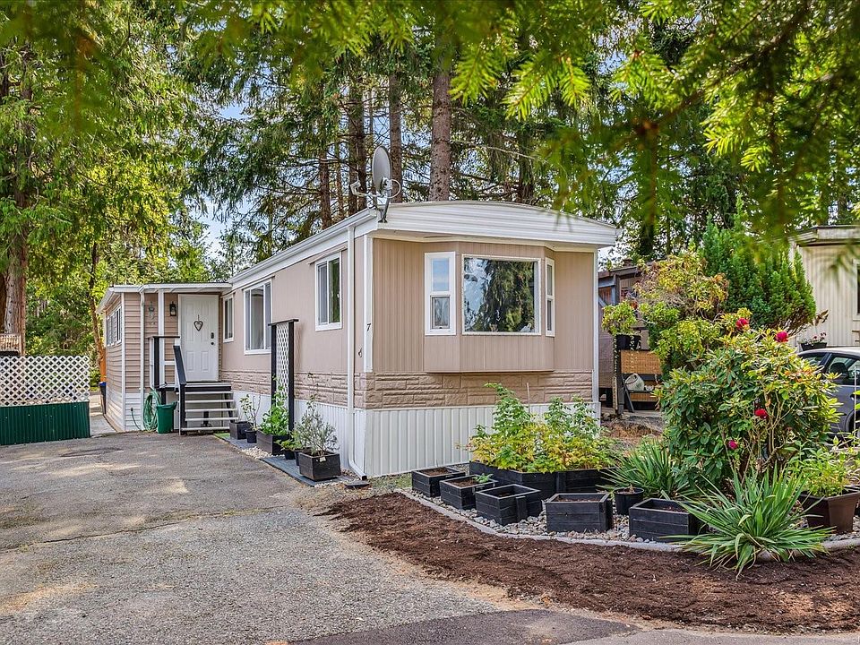 1st image of 1247 Arbutus Rd #7