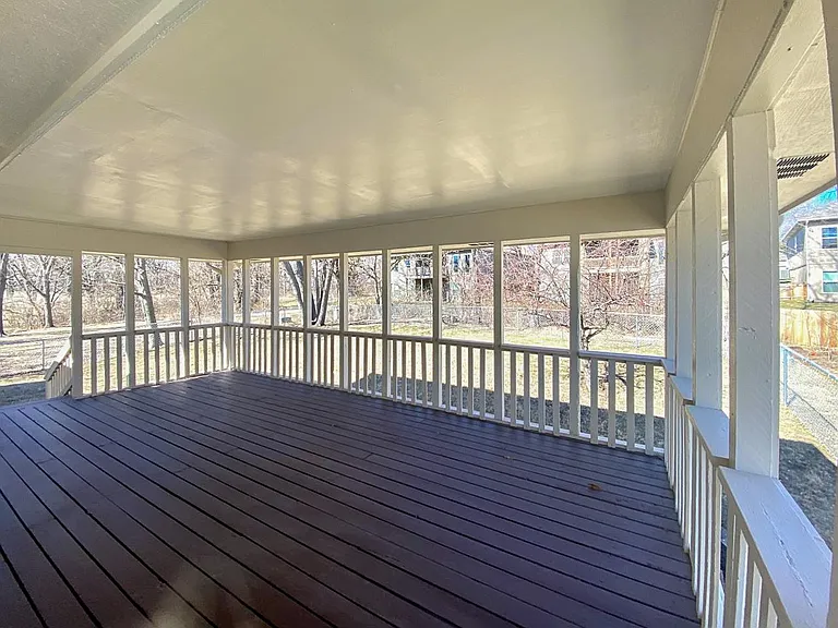 100 NE 101st Pl — Photo 26