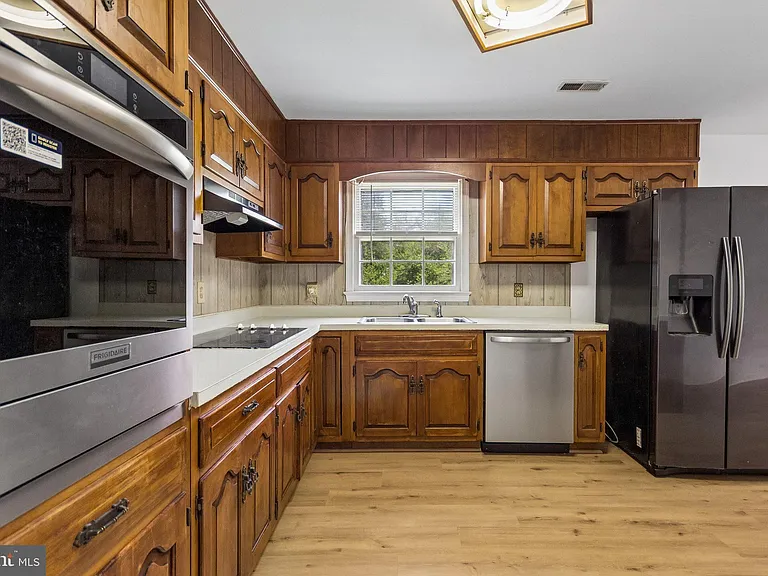 8755 Trinity Ln — Photo 22
