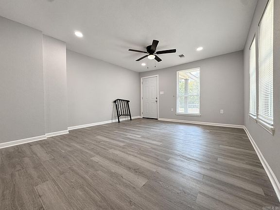 4th image of 4418 W 27th St