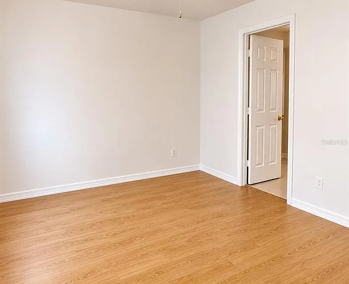 587 Imperial Pl — Photo 3