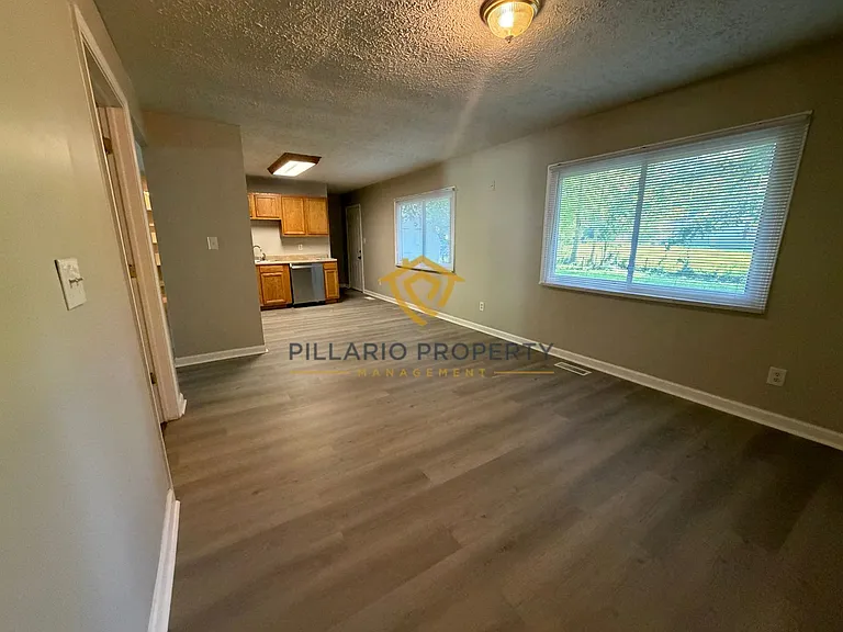 4441 N Vinewood Ave — Photo 12