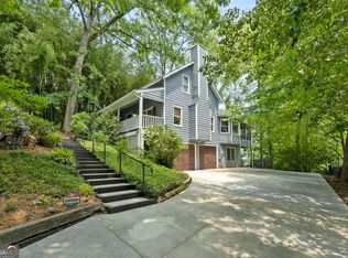 610 Lake Dr, Snellville, GA