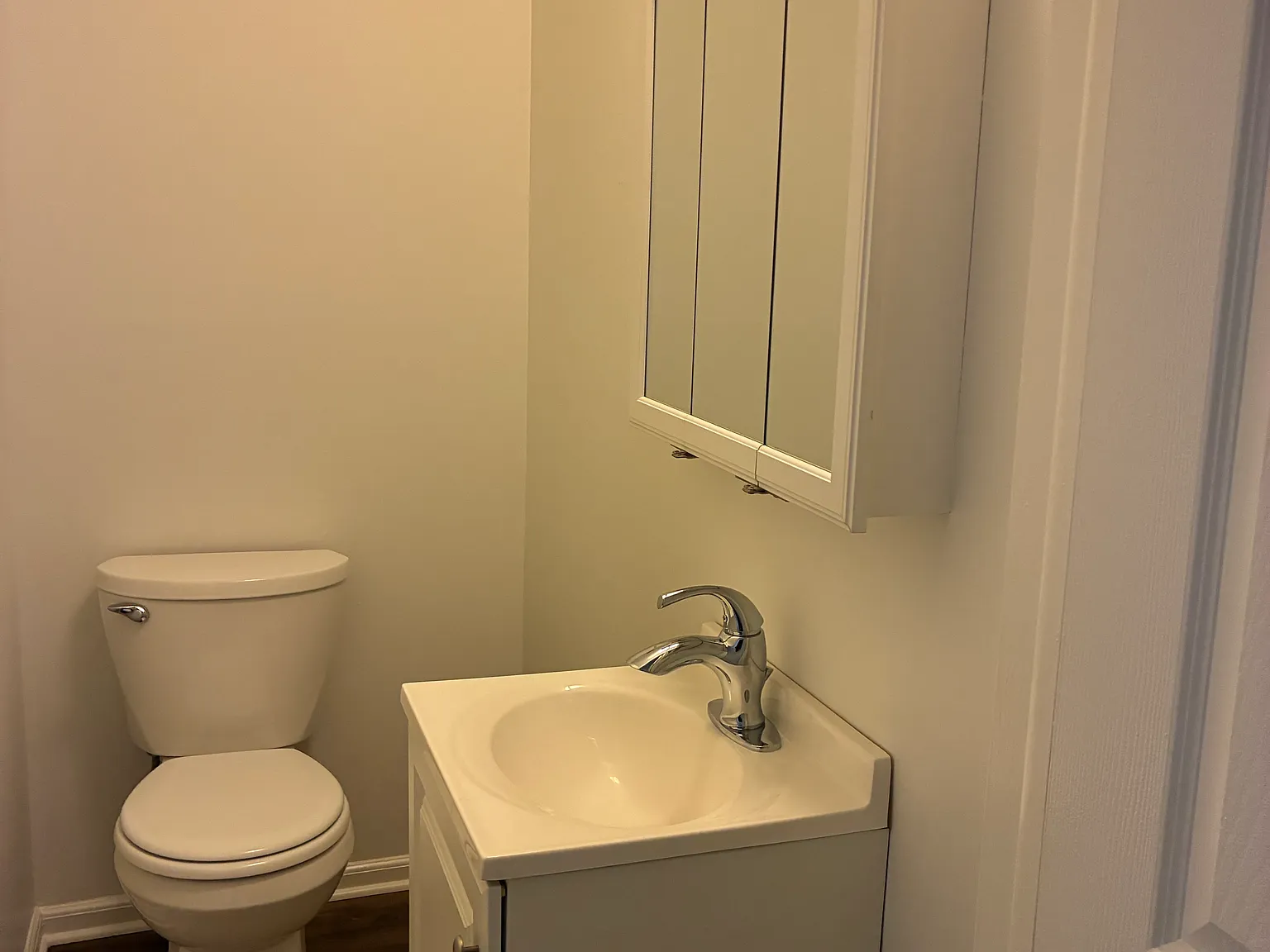 2 bed, 1.5 bath, 950 sqft, $1,375 — Photo 3