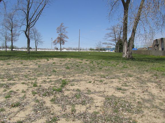 4th image of 3732 E Michigan Ave
