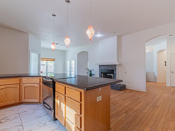5th image of 10796 E 39th St
