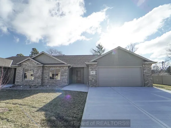 1817 Del Mar Cir, Grand Island, NE 68803