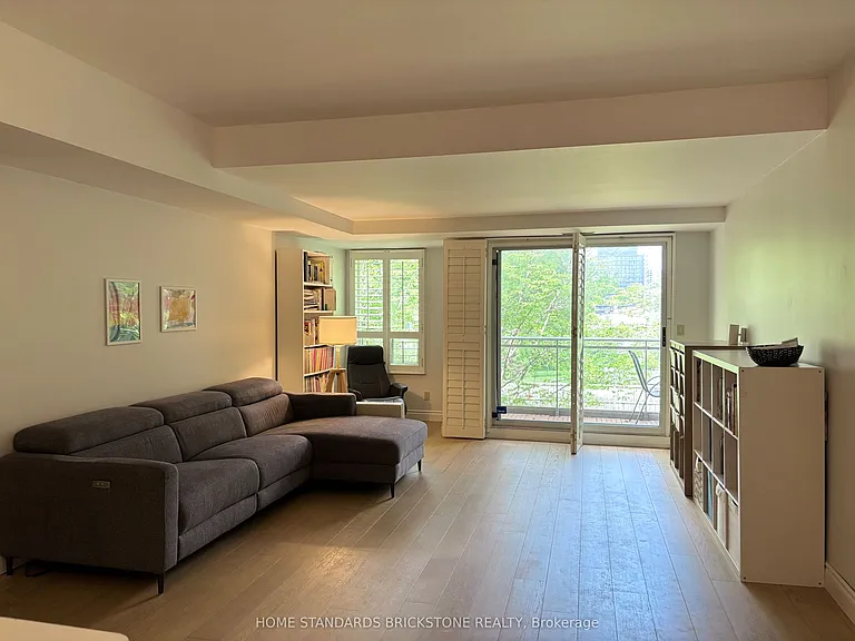 9 Greenbriar Rd #202 — Photo 1