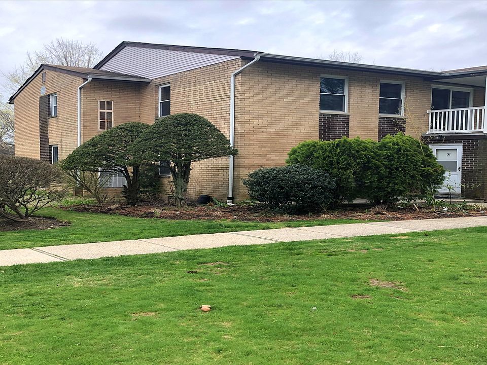 1st image of 61 Artist Lake Dr #61