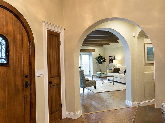 4th image of 288 Saint James Dr