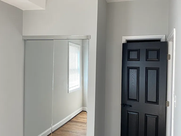 2501 Linden Ave #B — Photo 6
