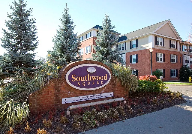 Southwood Square Apartments — Photo 3