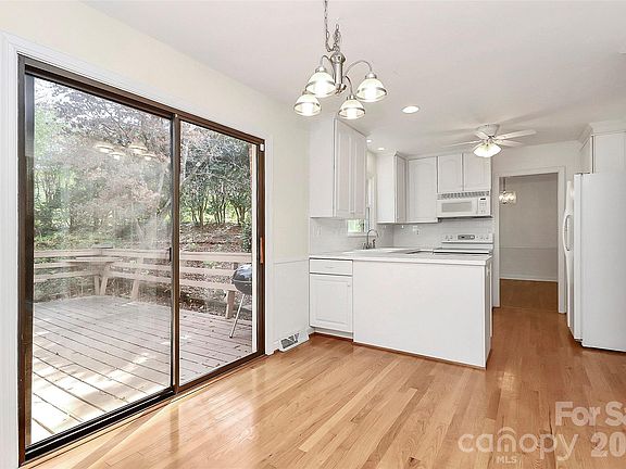5th image of 7501 Folger Dr