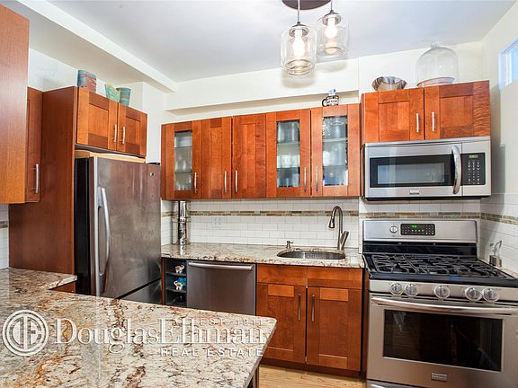 3rd image of 200 W 108th St APT 7C