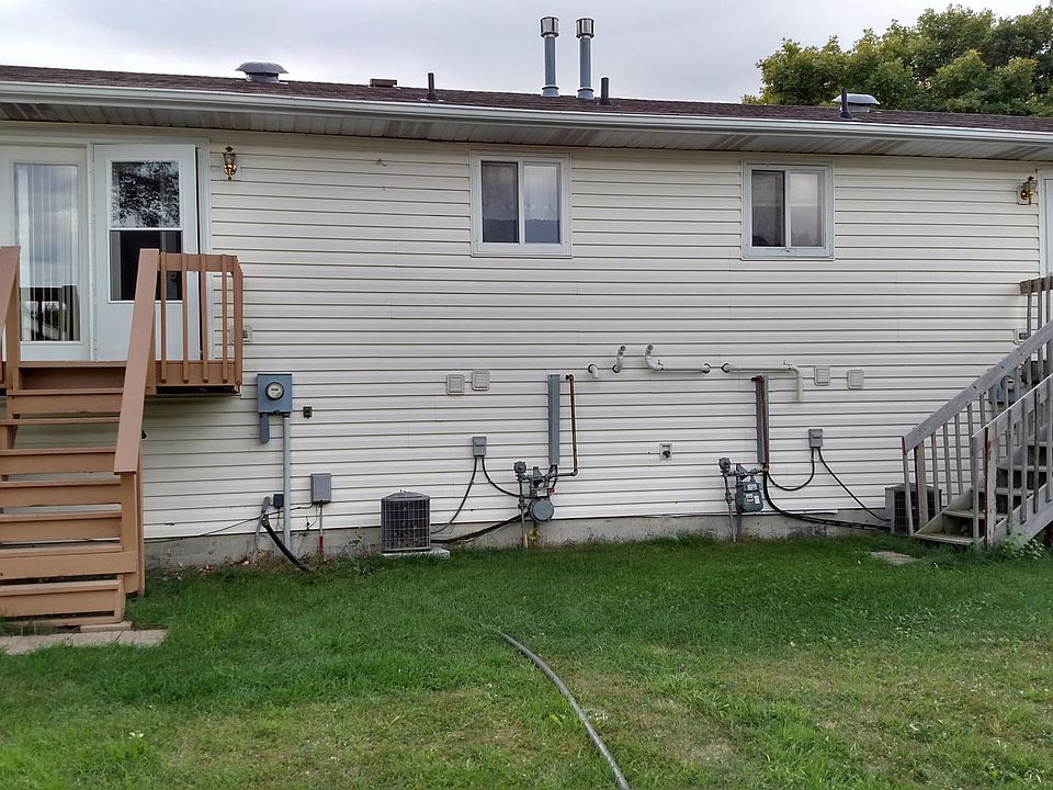 2nd image of 926 5th Ave W