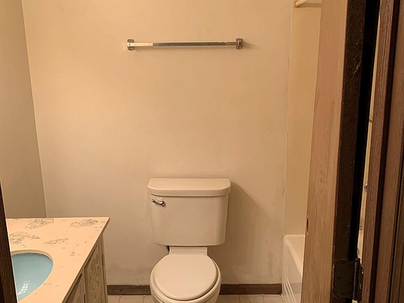 5th image of 2501 Francis St #D