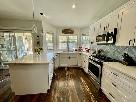 3rd image of 4367 Laurelhurst Rd