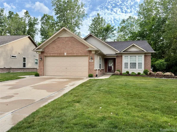 24600 Grand Traverse Ave, Brownstown, MI 48134