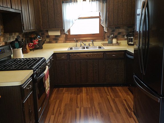 black stainless
appliances

