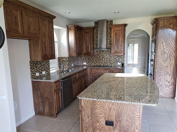 2nd image of 107 Crystal Creek Dr