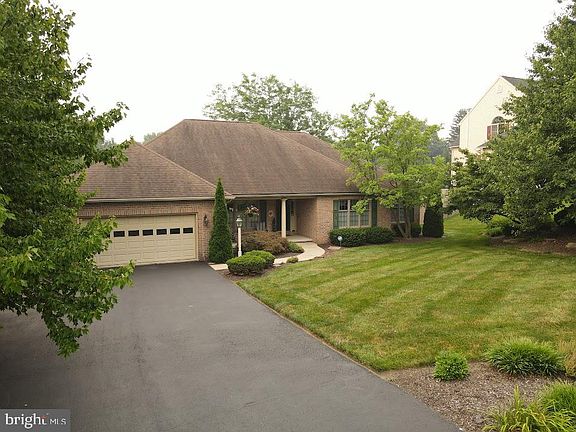 4th image of 1022 Woodridge Rd
