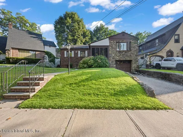 26 Valencia Ave, Staten Island, NY 10301