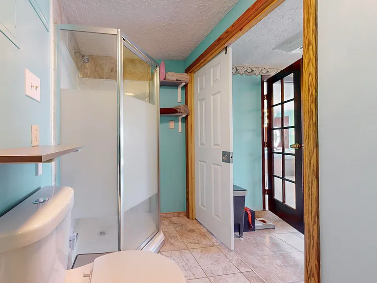 11517 Ralph Ave NE — Photo 18
