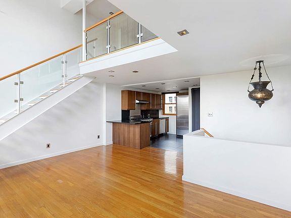5th image of 305 2nd Ave APT 537